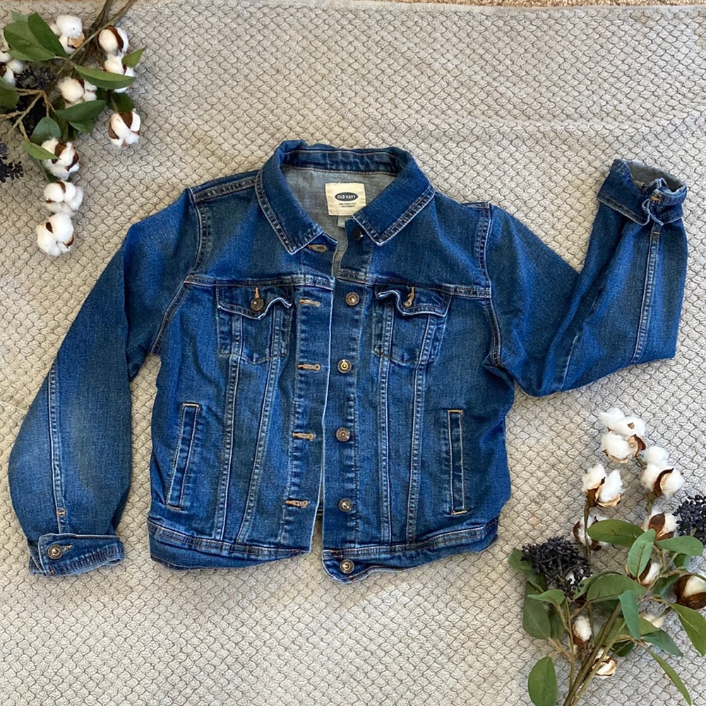 Old Navy dark wash Denim jacket. Size M